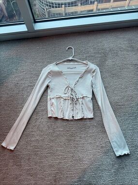 Kimchi Blue Cream Tie-Front Ruffle Long-Sleeve Crop Top